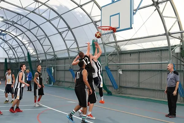 estudiantes_en_baloncesto
