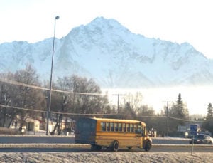 estudiar-alaska-schoolbus-300x229
